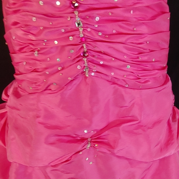 Mari Lee ornate prom gown Size 7-8 - Picture 4 of 5